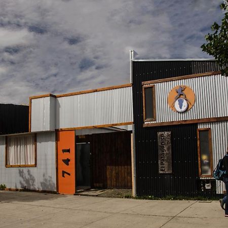 El Patagonico Hostel Пуерто-Наталес Екстер'єр фото