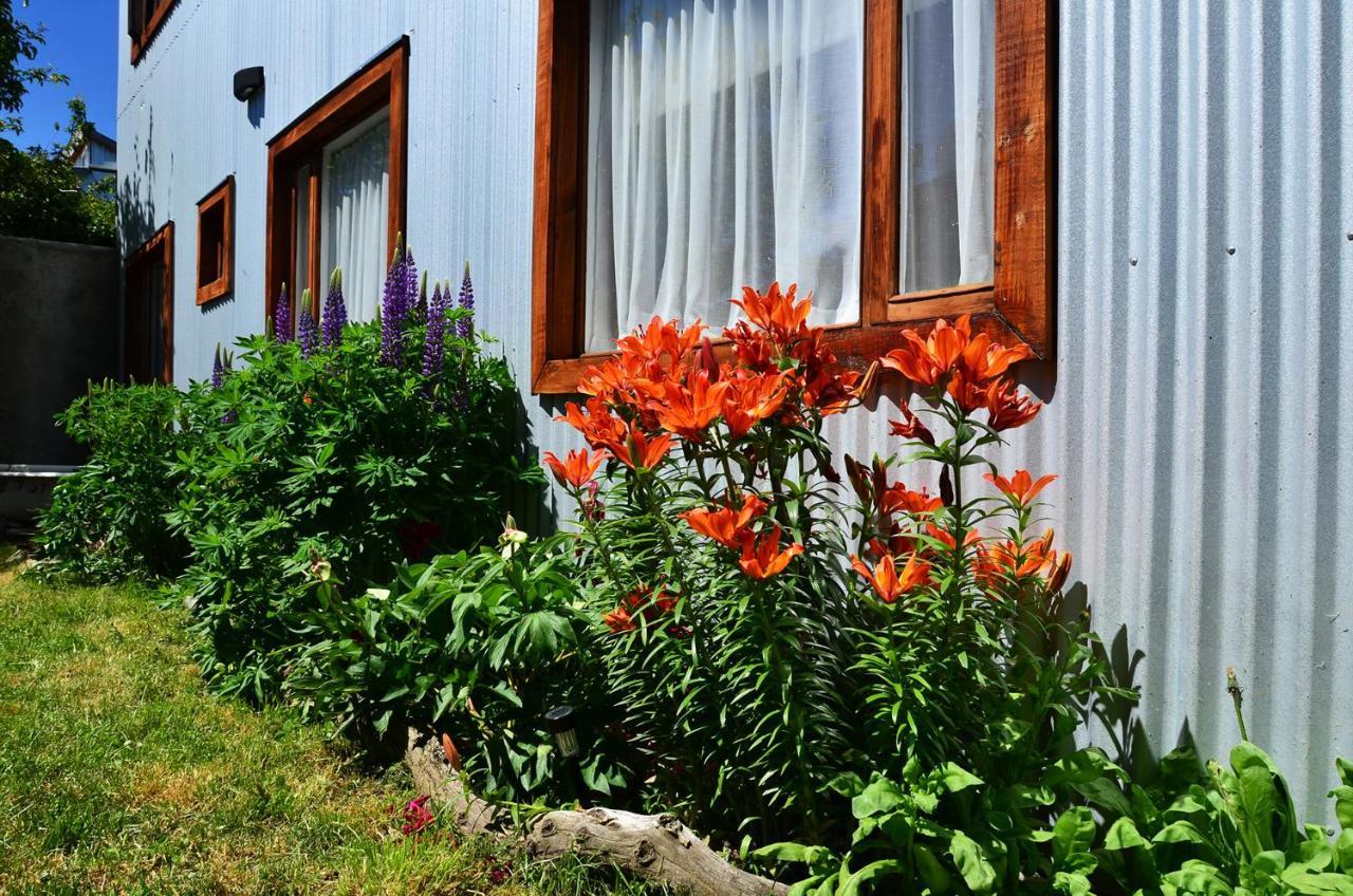 El Patagonico Hostel Пуерто-Наталес Екстер'єр фото