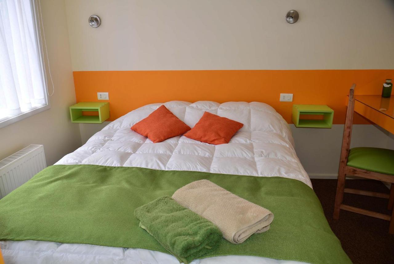 El Patagonico Hostel Пуерто-Наталес Екстер'єр фото