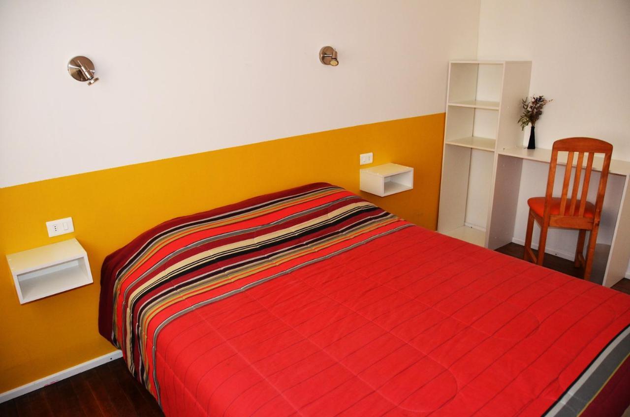 El Patagonico Hostel Пуерто-Наталес Екстер'єр фото